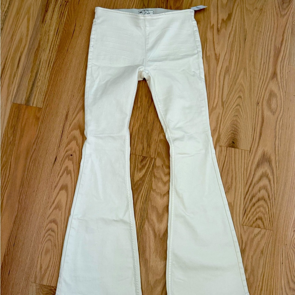 Free People NWT pull on flare pant. Size 29